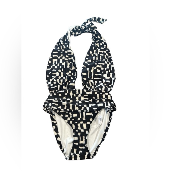 Banana Republic Factory Other - Banana Republic Women’s Size Medium Black and White One Piece Swimsuit‎ NWT